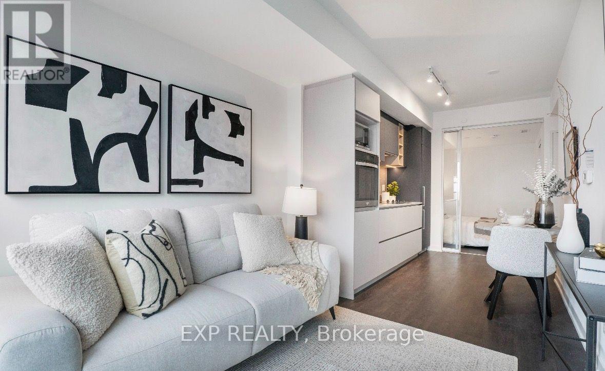 319 Jarvis Street — photo 4