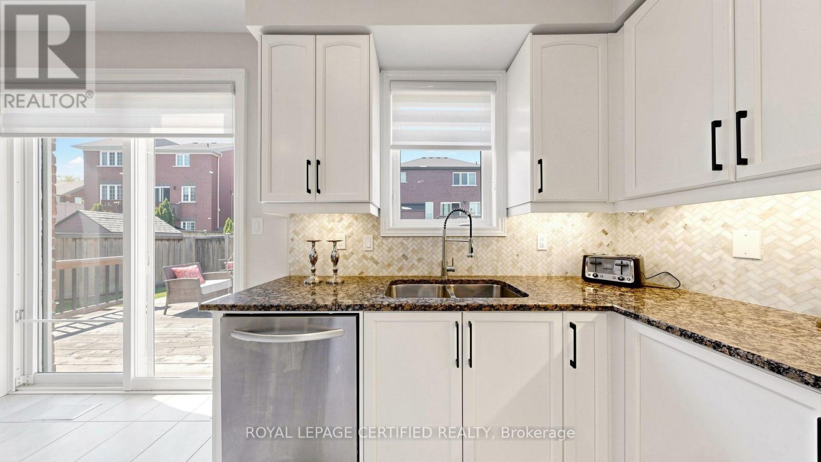 4 Mawby Street, Ajax, ON photo 13