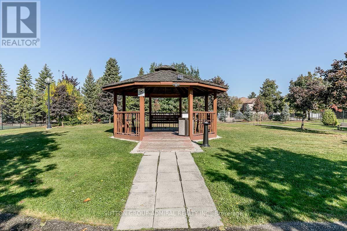 #1002 11 TOWNSGATE DRIVE - 16