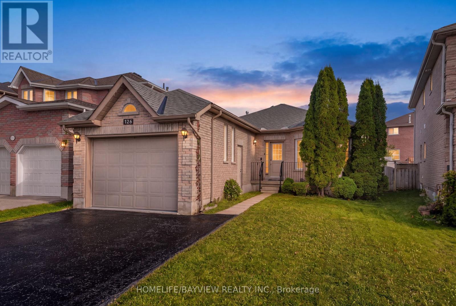 126 Raymond Crescent, Barrie, ON photo 1