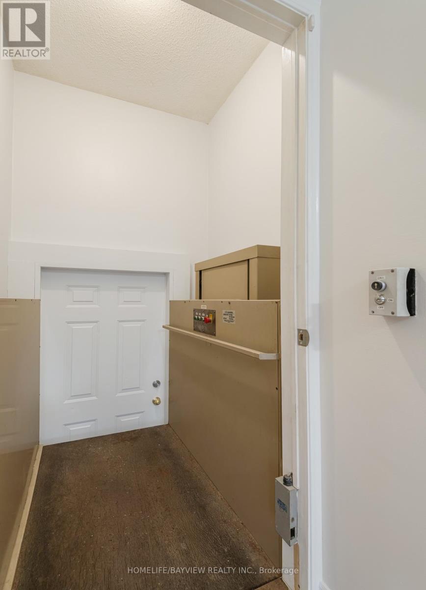126 RAYMOND CRESCENT - 14