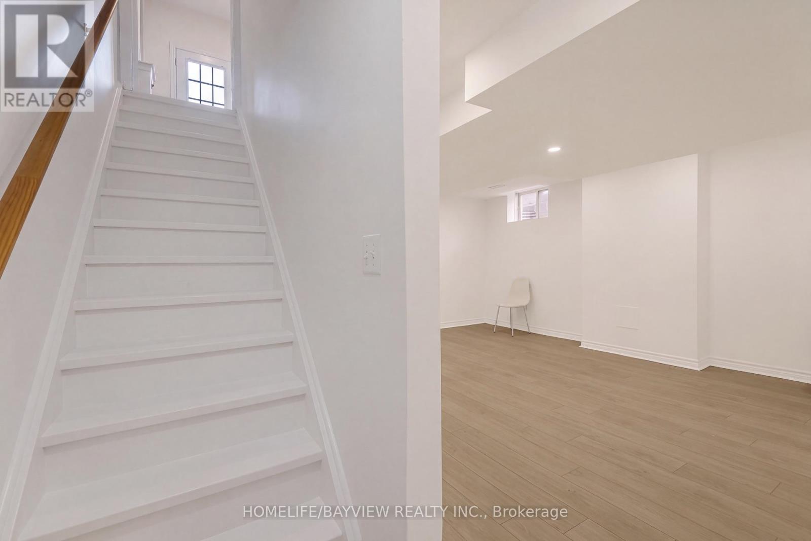 126 RAYMOND CRESCENT - 18