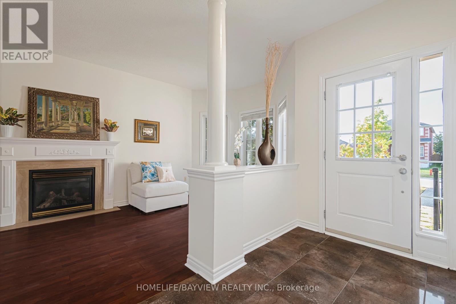 126 RAYMOND CRESCENT - 2
