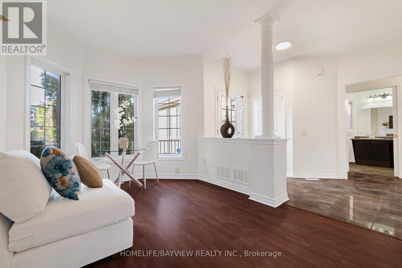 126 RAYMOND CRESCENT - 4