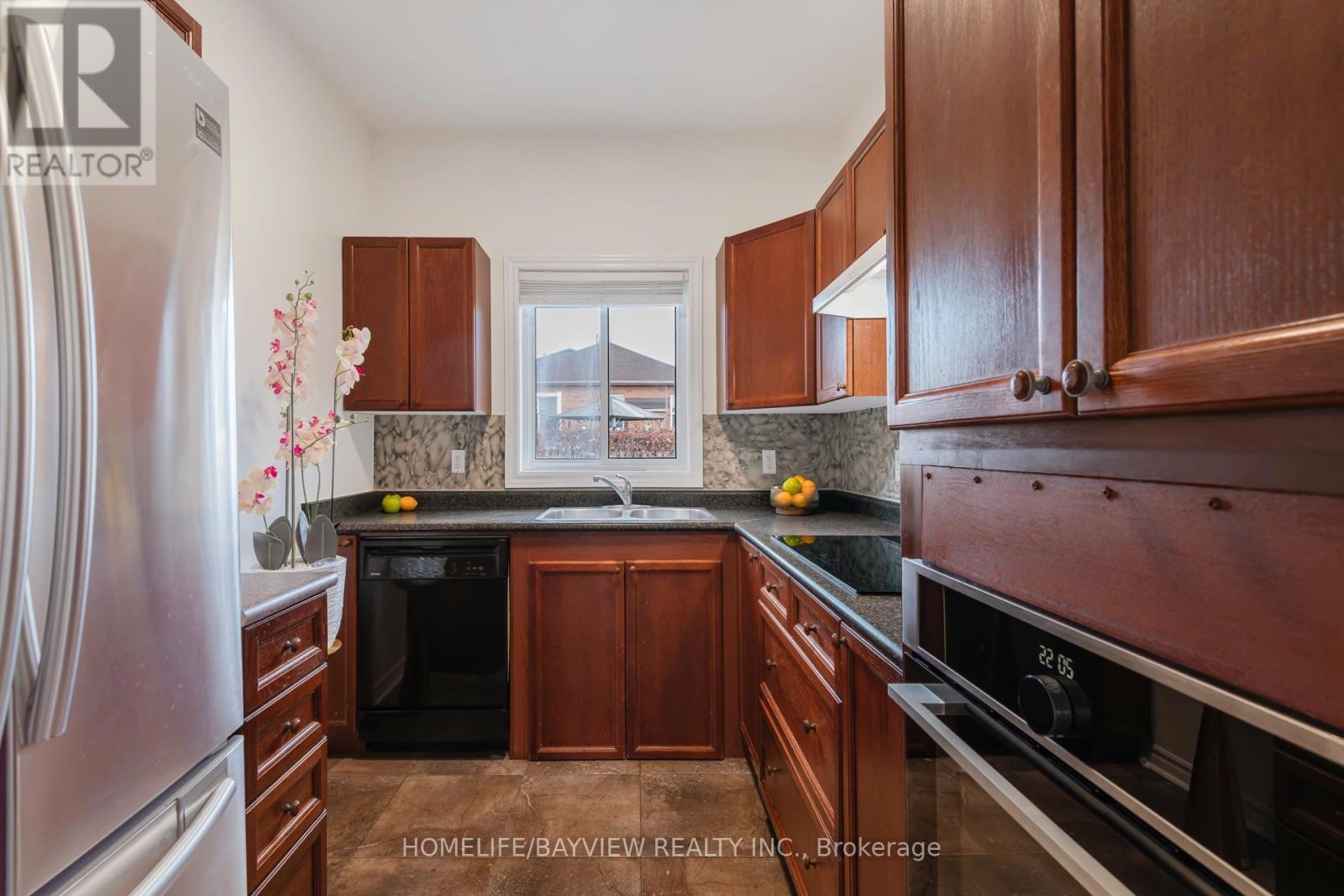 126 Raymond Crescent, Barrie, ON photo 7