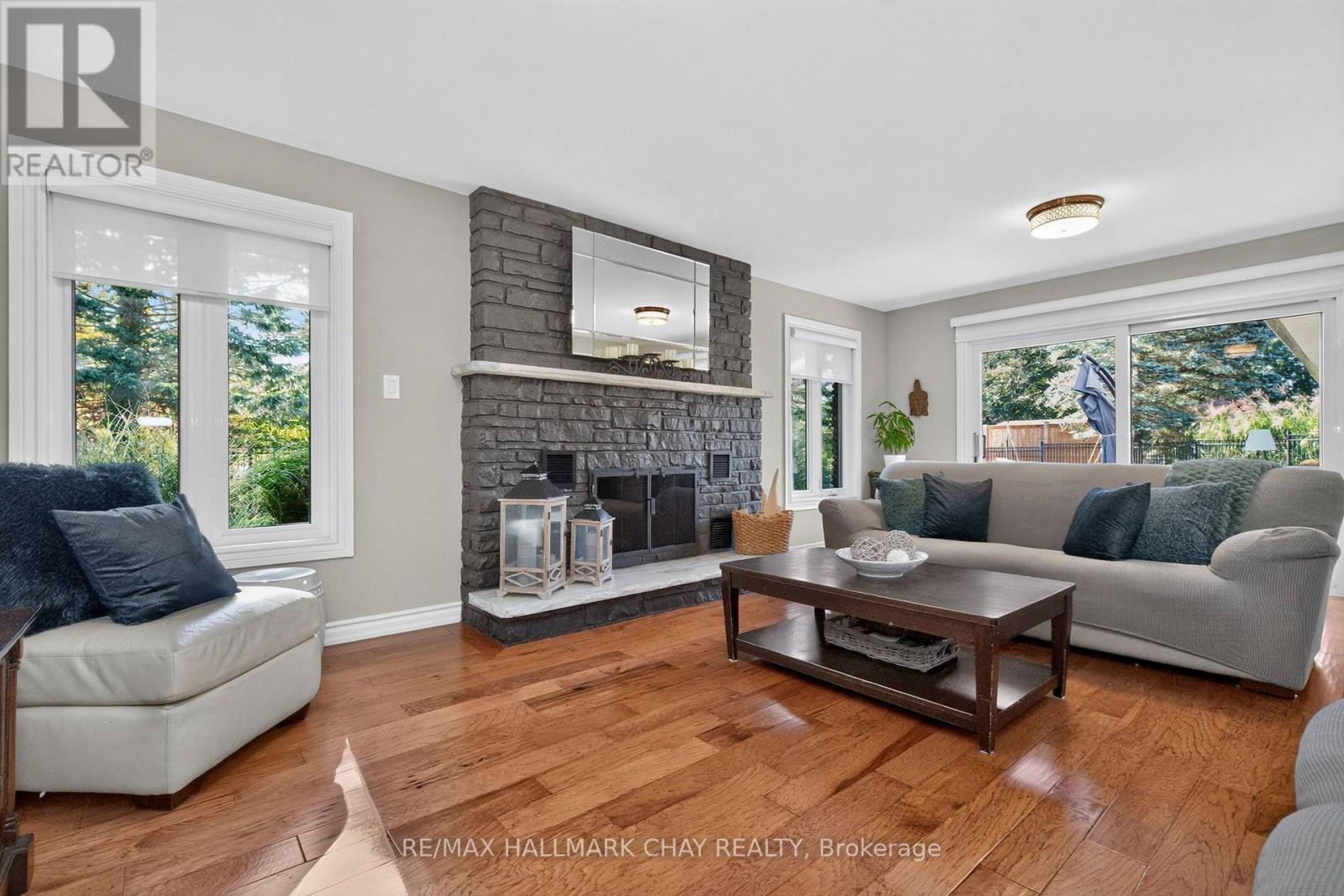 98 IDLEWOOD DRIVE - 12