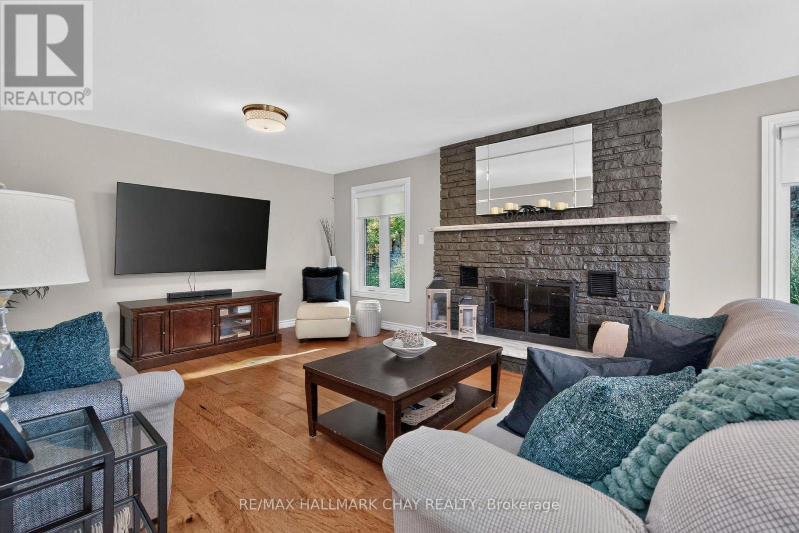 98 Idlewood Drive, Springwater, ON photo 13