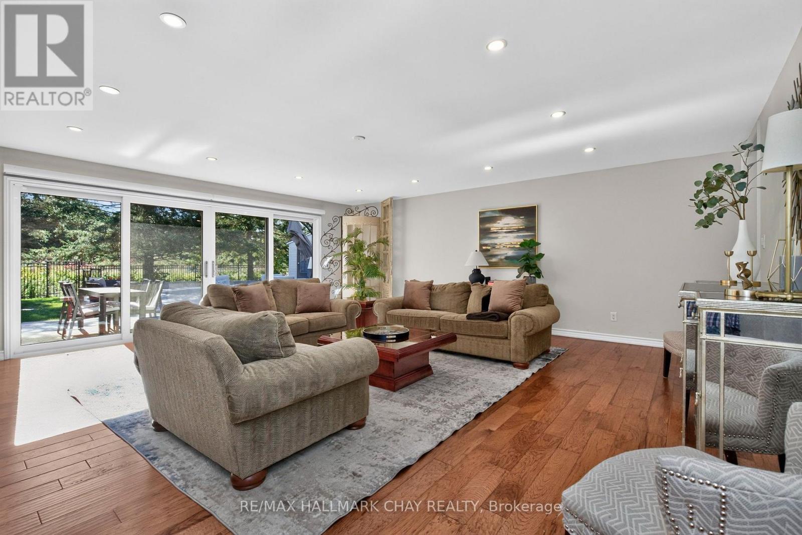 98 Idlewood Drive, Springwater, ON photo 15