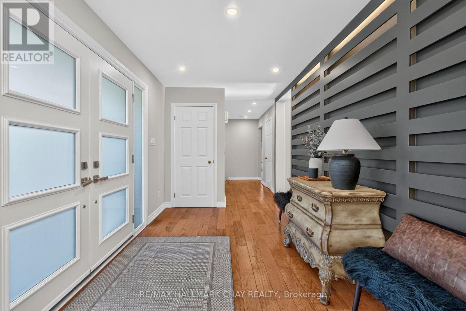 98 Idlewood Drive, Springwater, ON photo 5