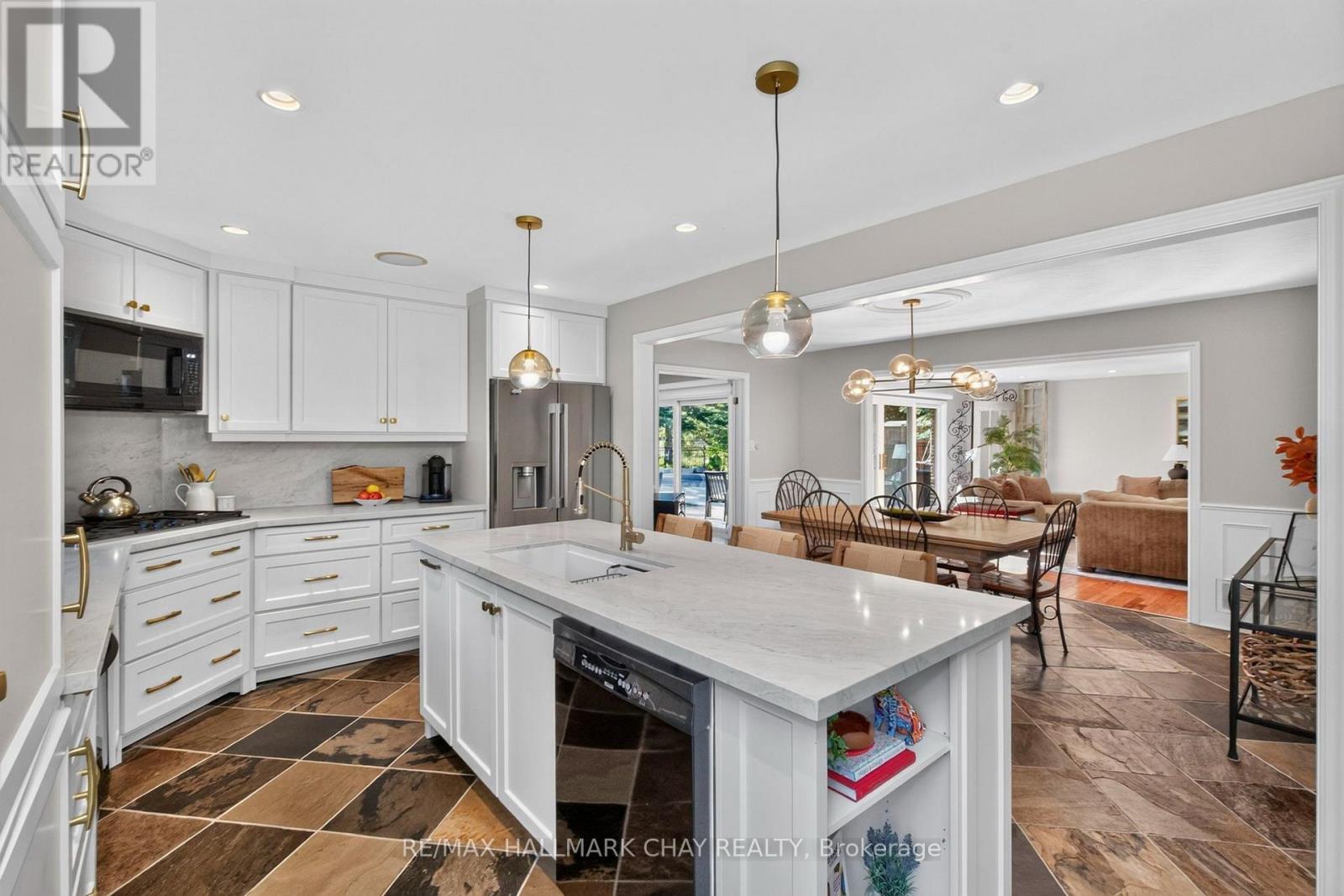 98 Idlewood Drive, Springwater, ON photo 7