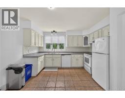 946 Francois Street, photo 4