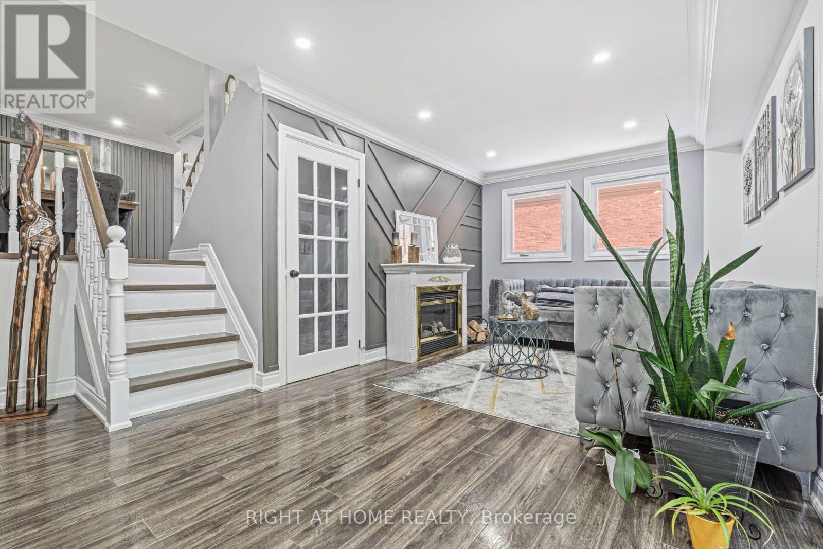 36 BURTON ROAD W - 20