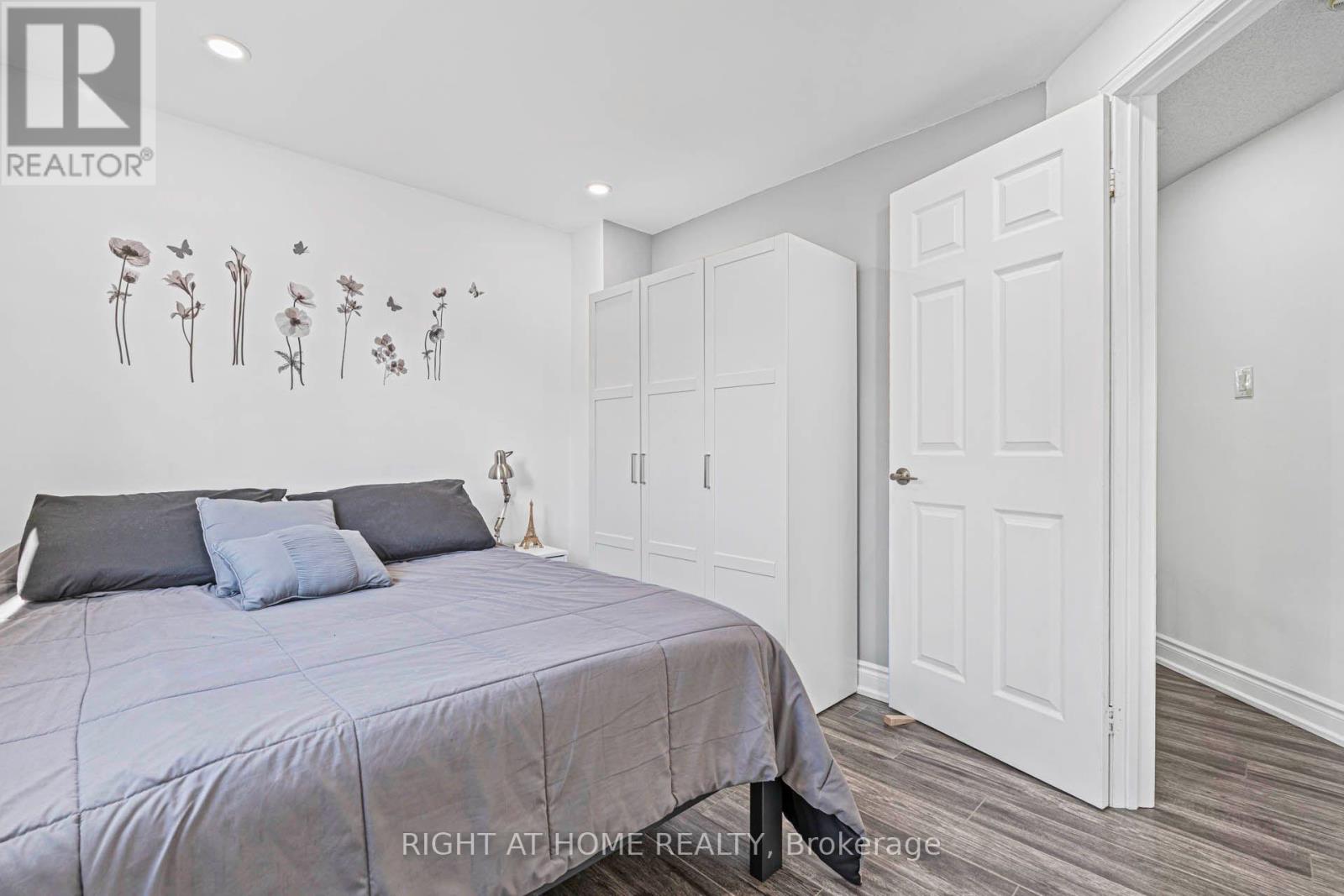 36 BURTON ROAD W - 33