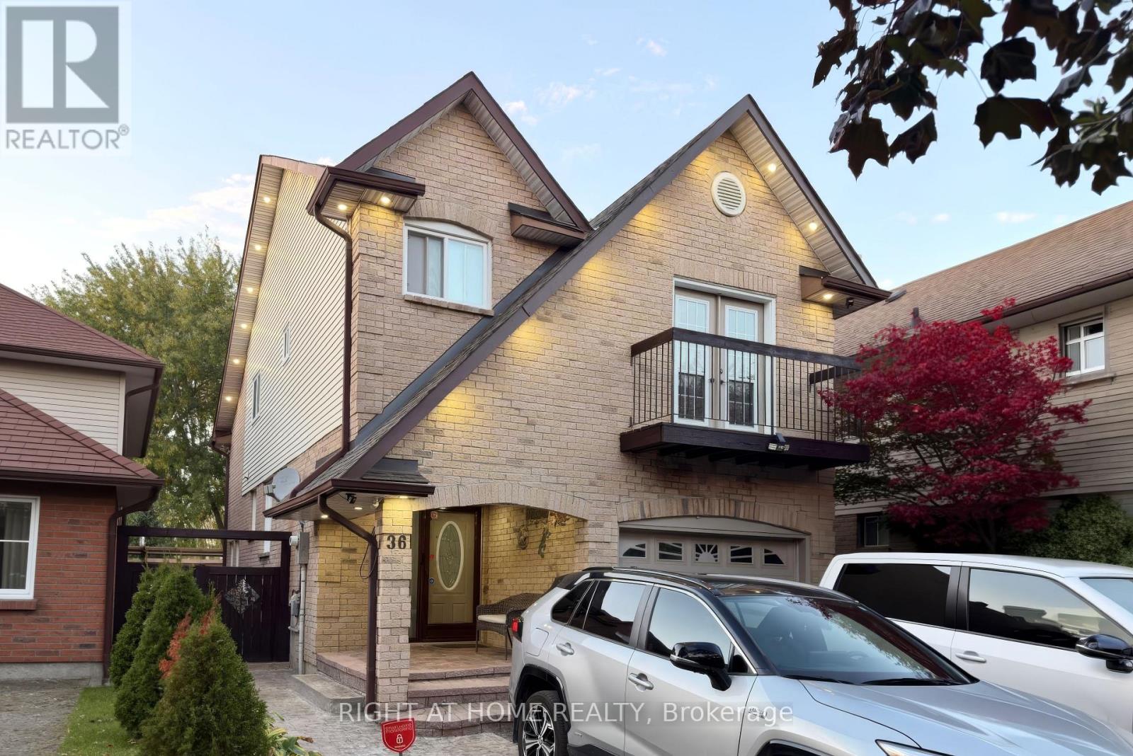 36 Burton Road Southwest, Brampton, ON photo 5
