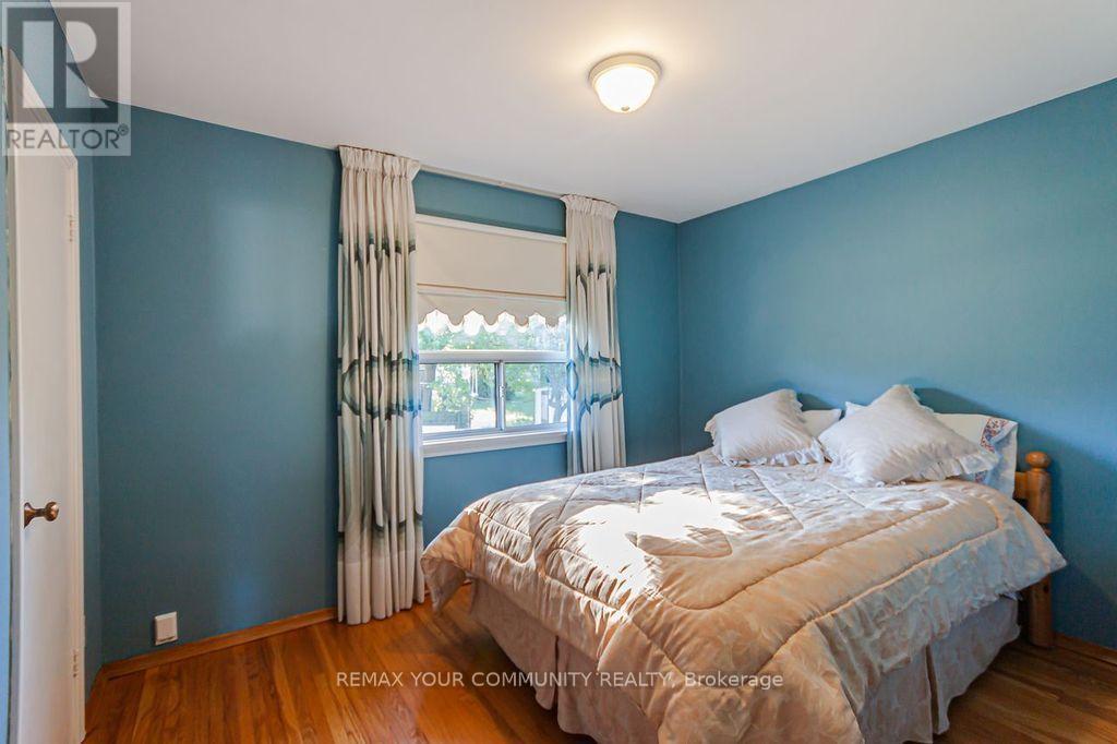 15 Valencia Crescent, Toronto, ON photo 18