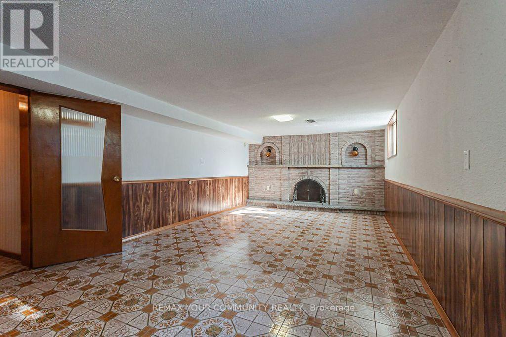 15 Valencia Crescent, Toronto, ON photo 27