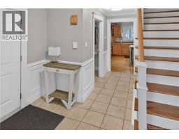 203 Twin Oaks Drive, photo 2