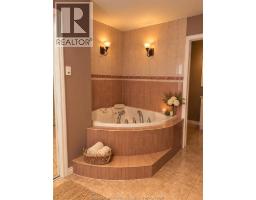 1058 Nova Drive, Windsor, ON N9G2S7 Photo 12