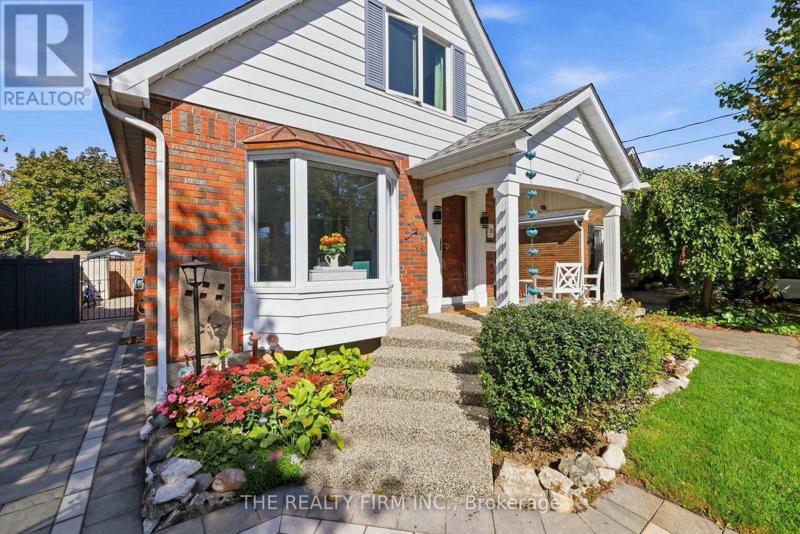 28 THOMAS JANES DRIVE - 4