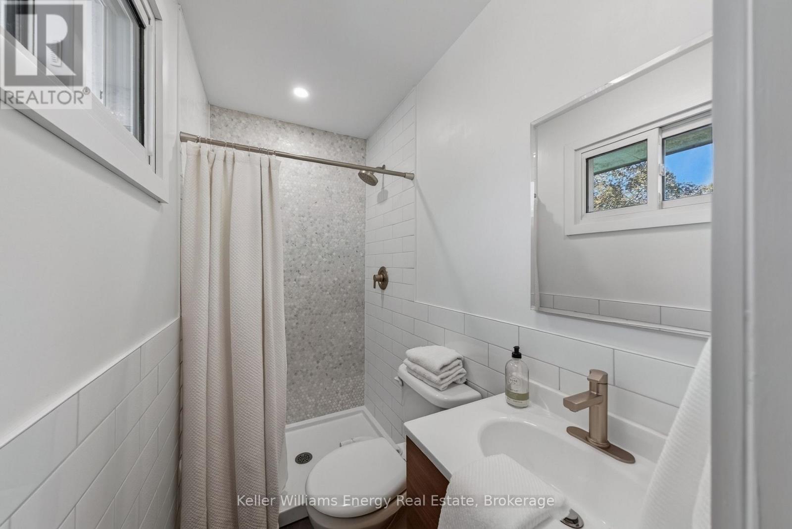 28 BRIARWOOD CRESCENT - 37