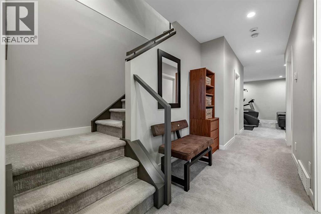 1927 44 Avenue SW - 28
