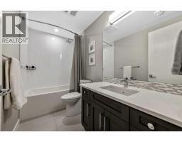 1927 44 Avenue SW - photo 36