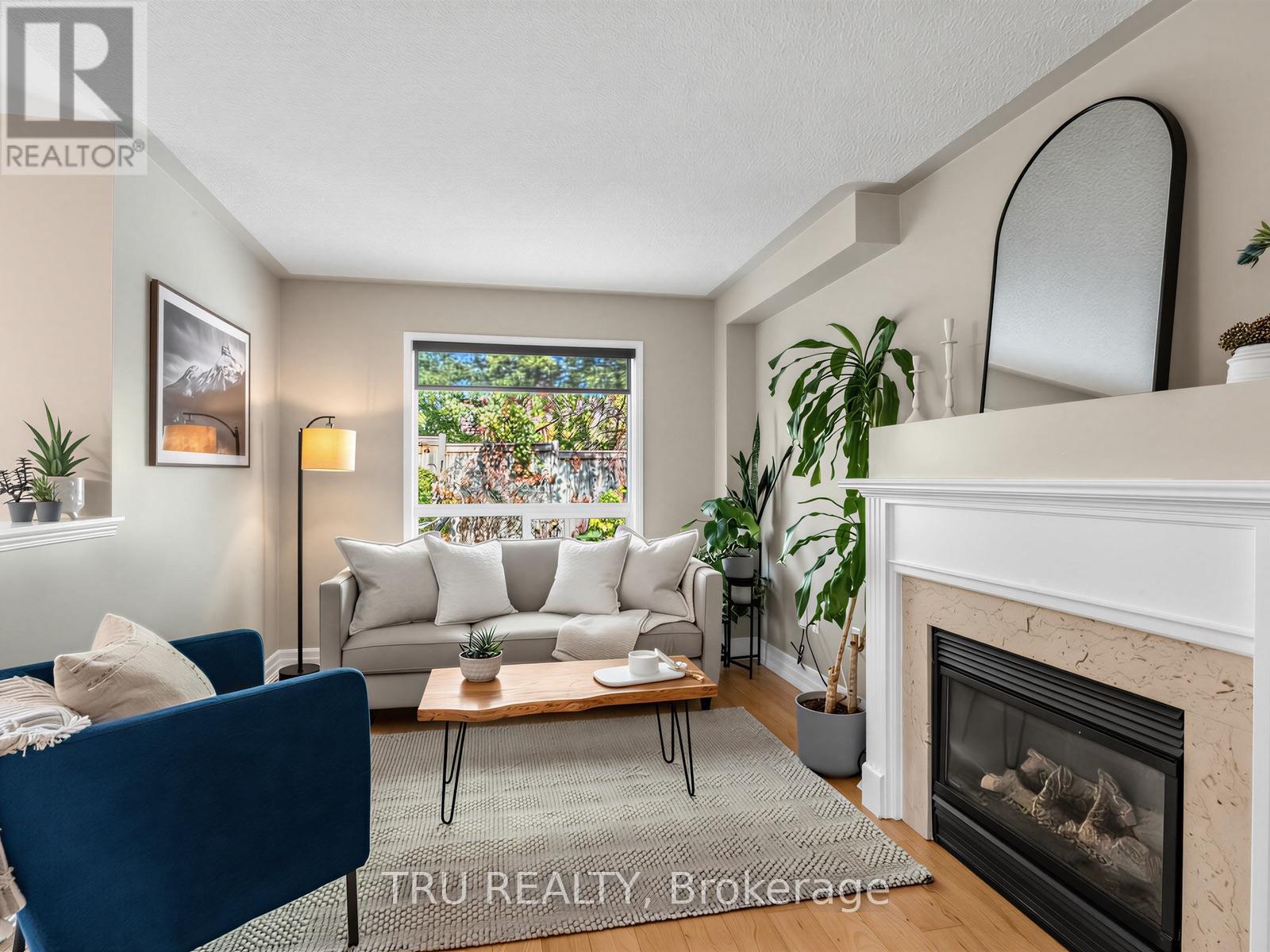 63 RUSSELL STREET - 13