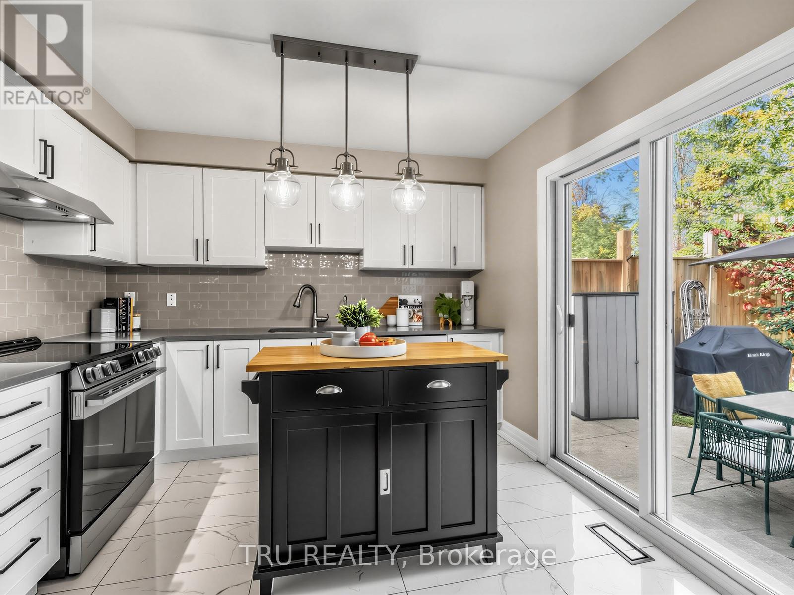 63 Russell Street — photo 17