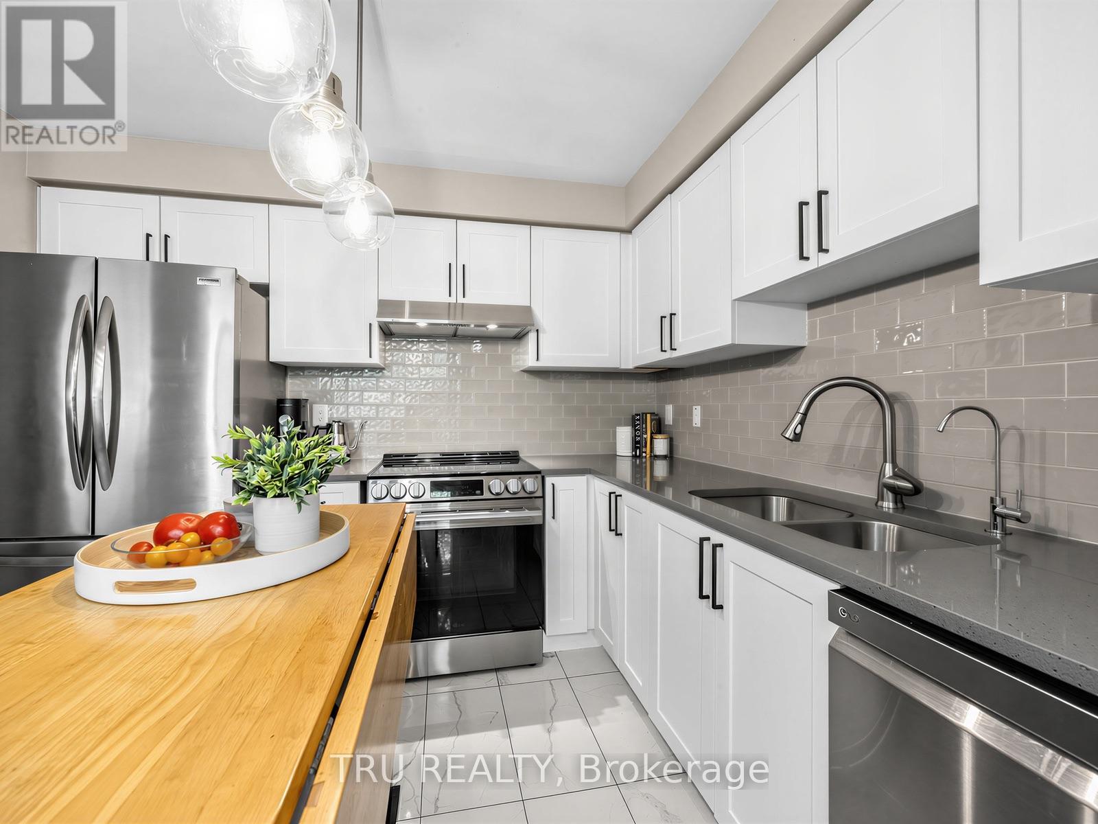 63 Russell Street — photo 18