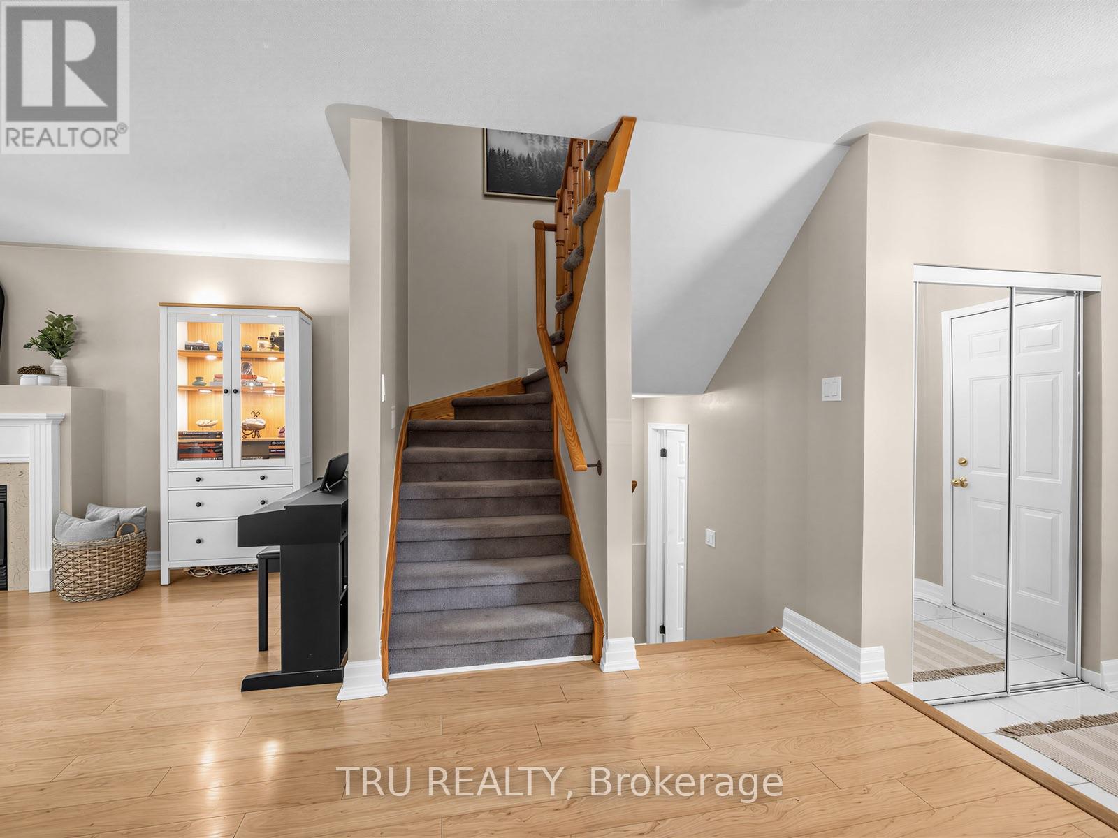 63 RUSSELL STREET - 22