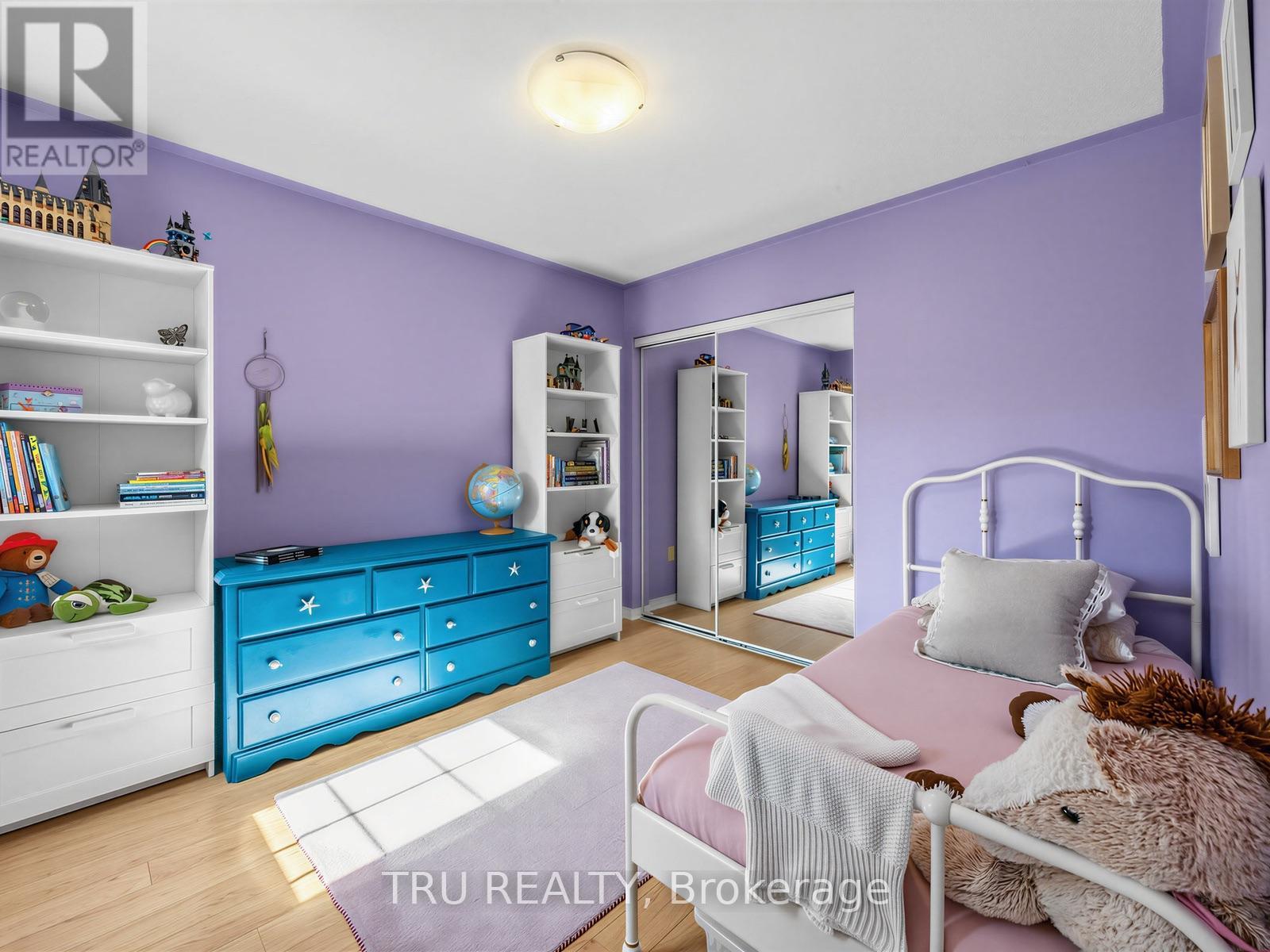 63 Russell Street — photo 23