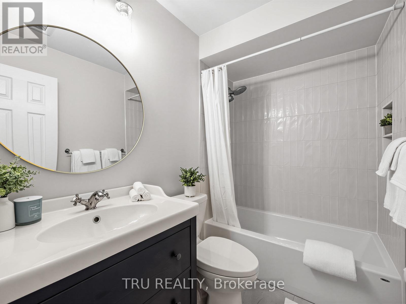 63 Russell Street — photo 25