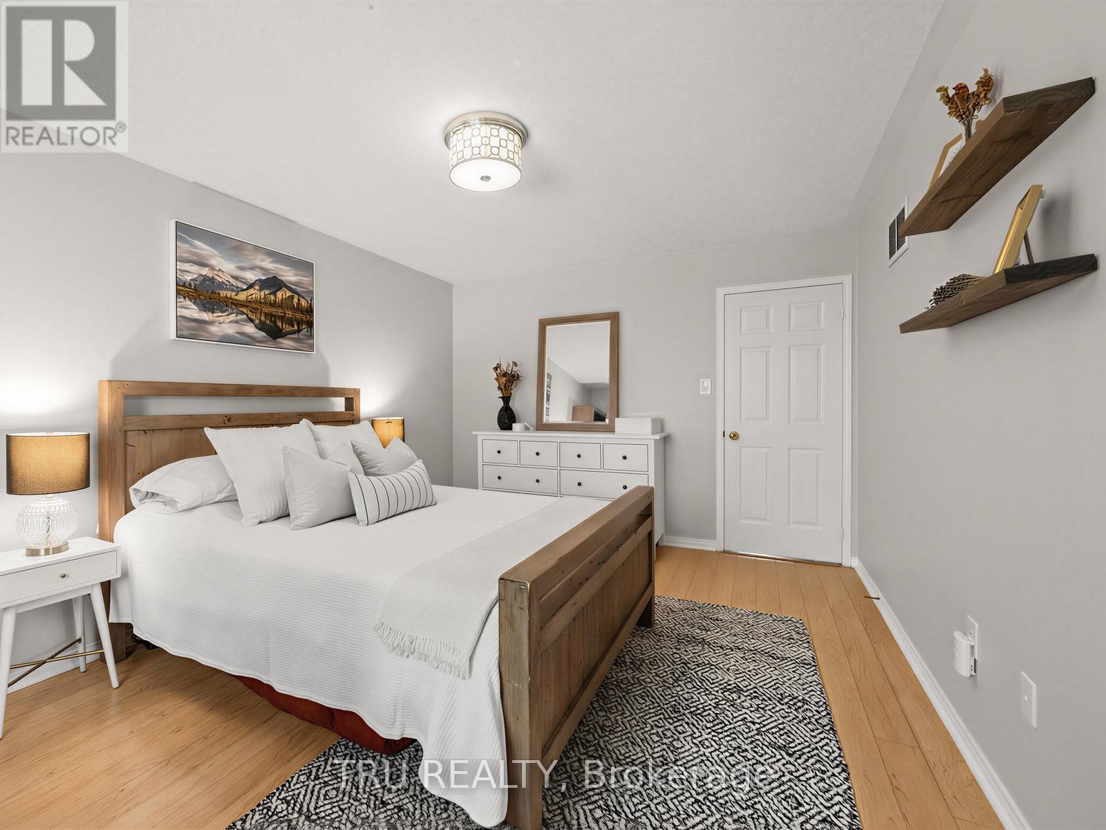 63 RUSSELL STREET - 29
