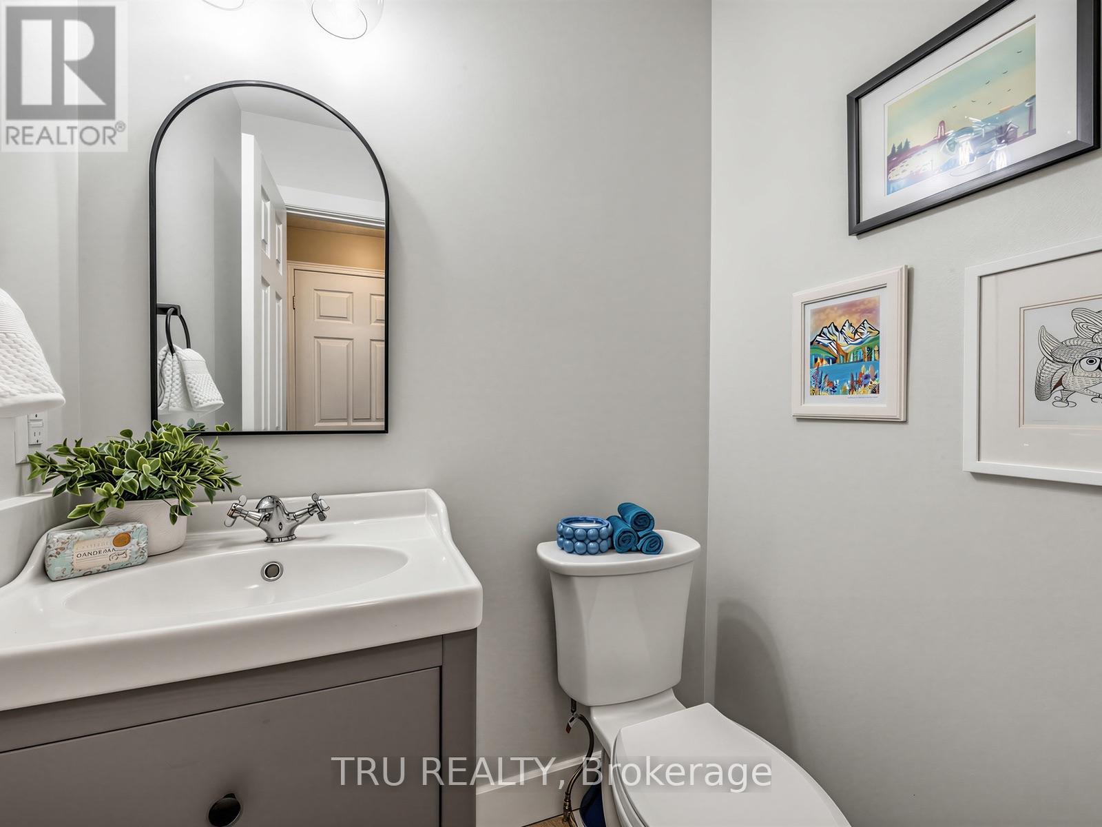63 Russell Street — photo 31