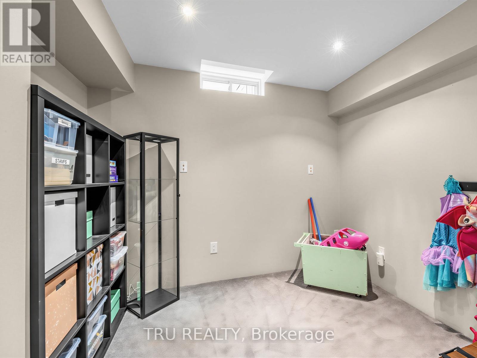 63 Russell Street — photo 34