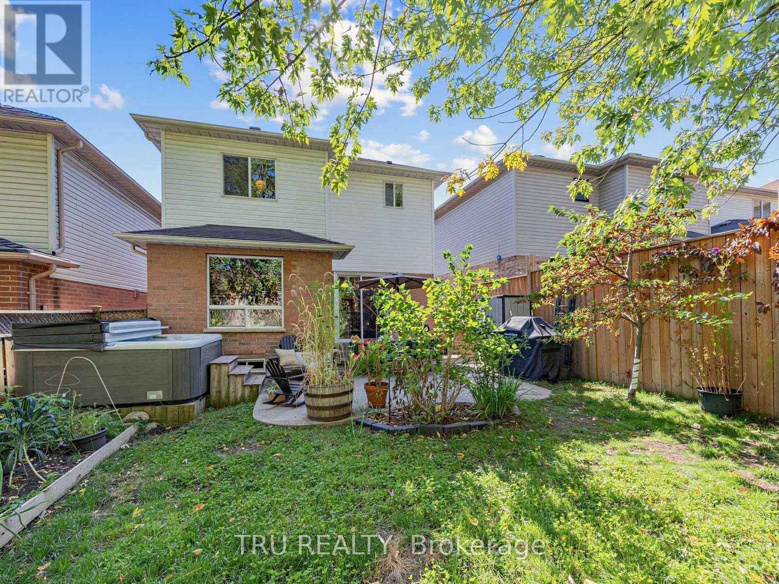 63 Russell Street — photo 43
