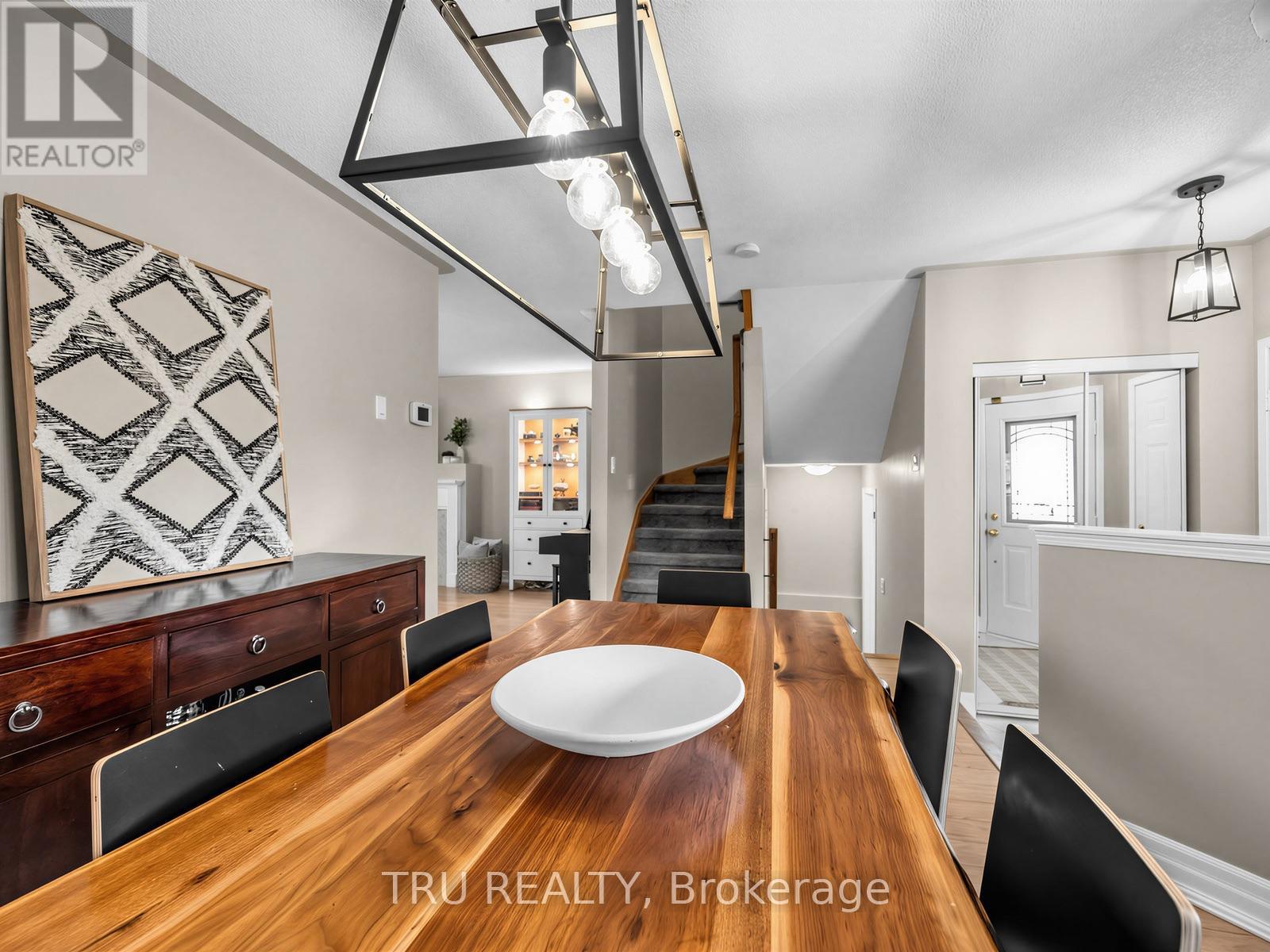 63 RUSSELL STREET - 9