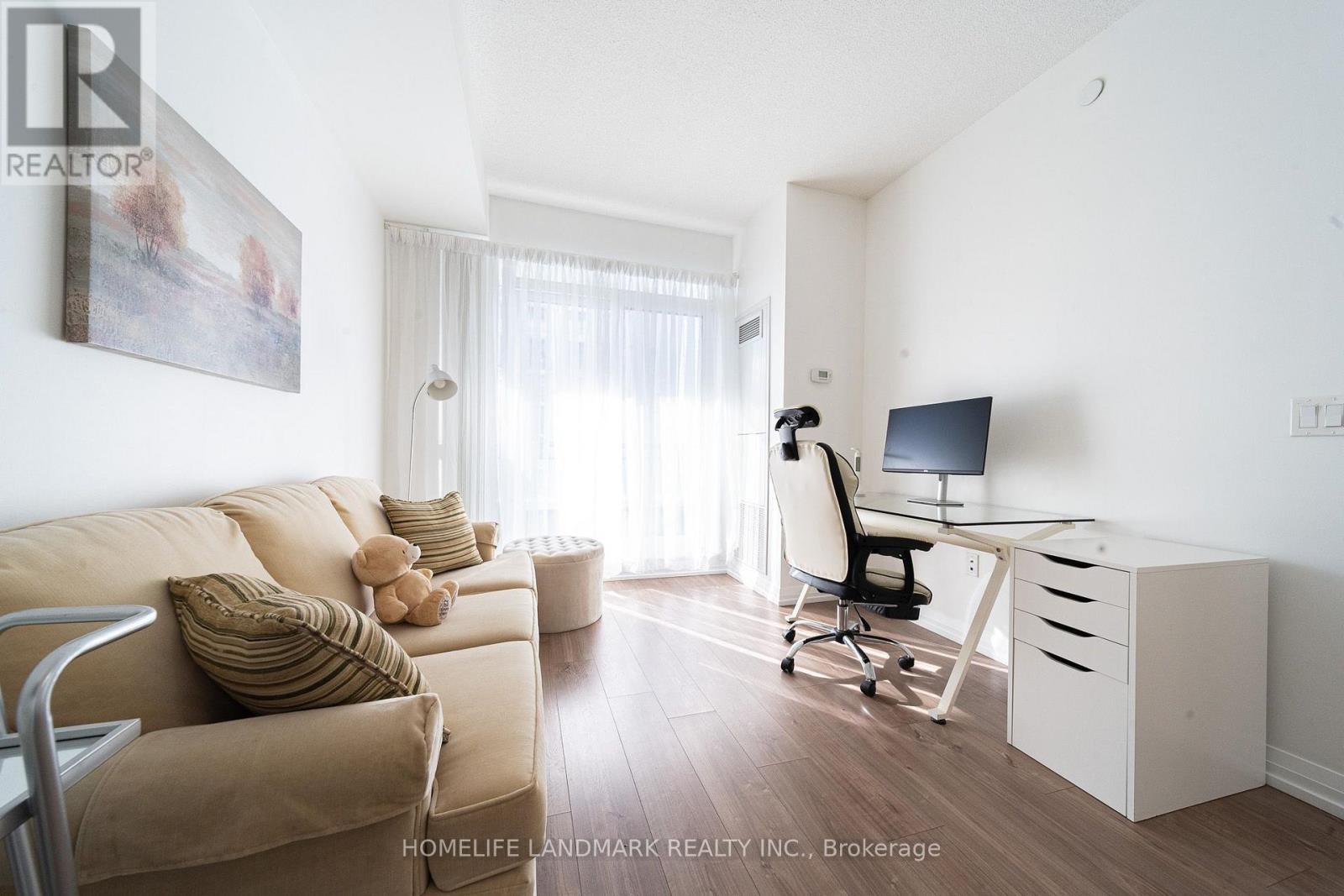 1807- 50 Ann O'Reilly Road, Toronto, ON photo 5