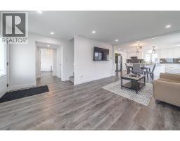9240 Broderick Road, Lasalle, ON N9A6Z6 Photo 14