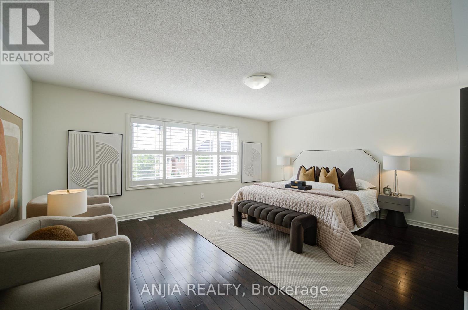 68 OLD FIELD CRESCENT - 32