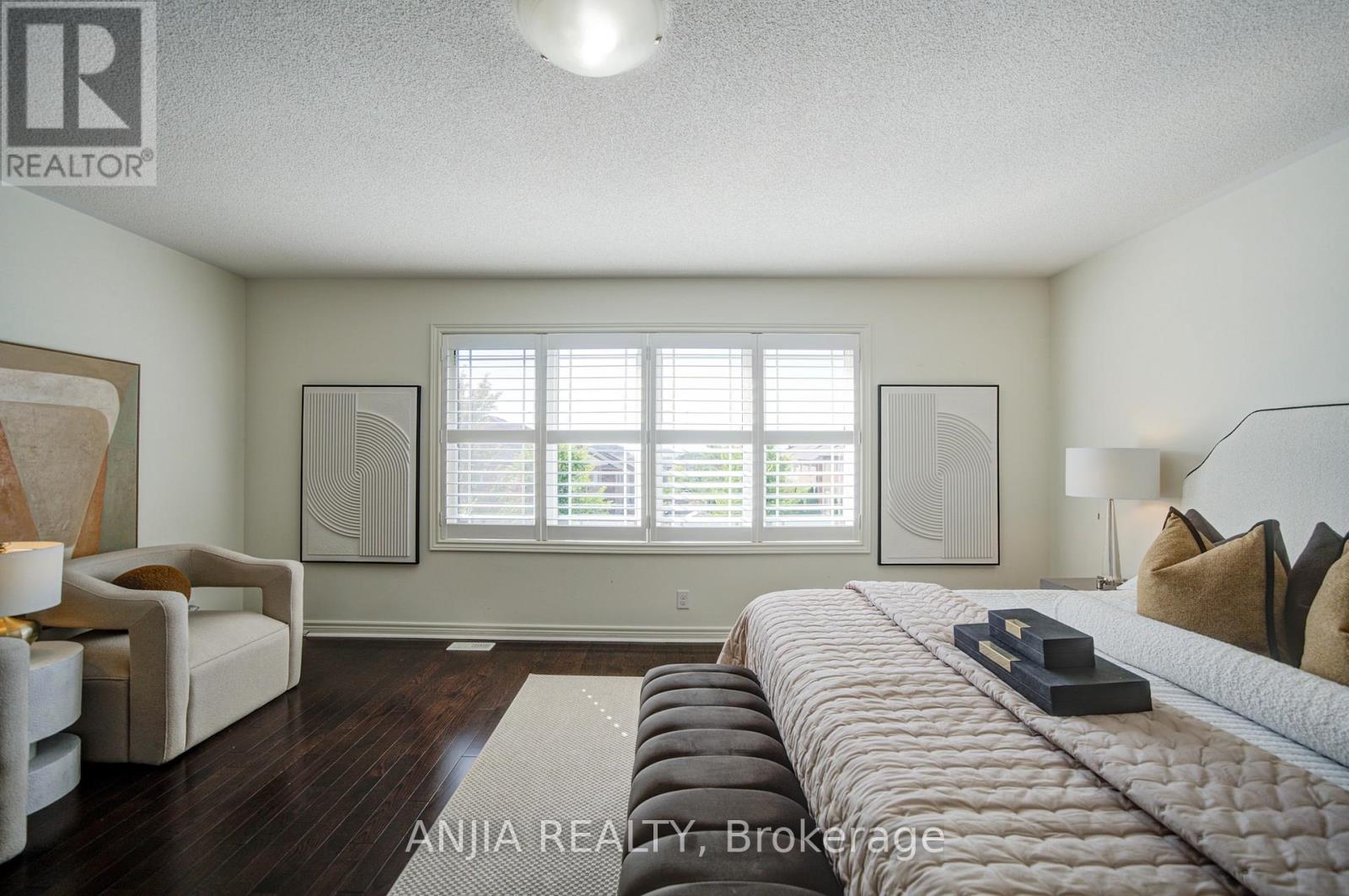 68 OLD FIELD CRESCENT - 33