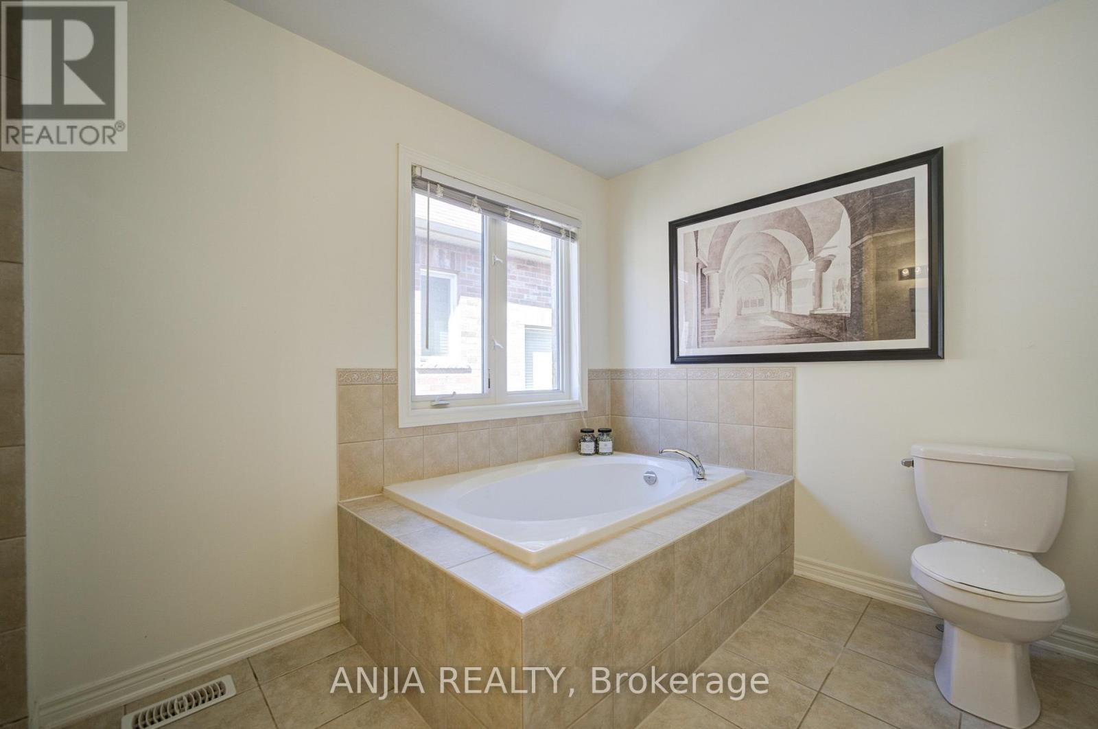 68 OLD FIELD CRESCENT - 40