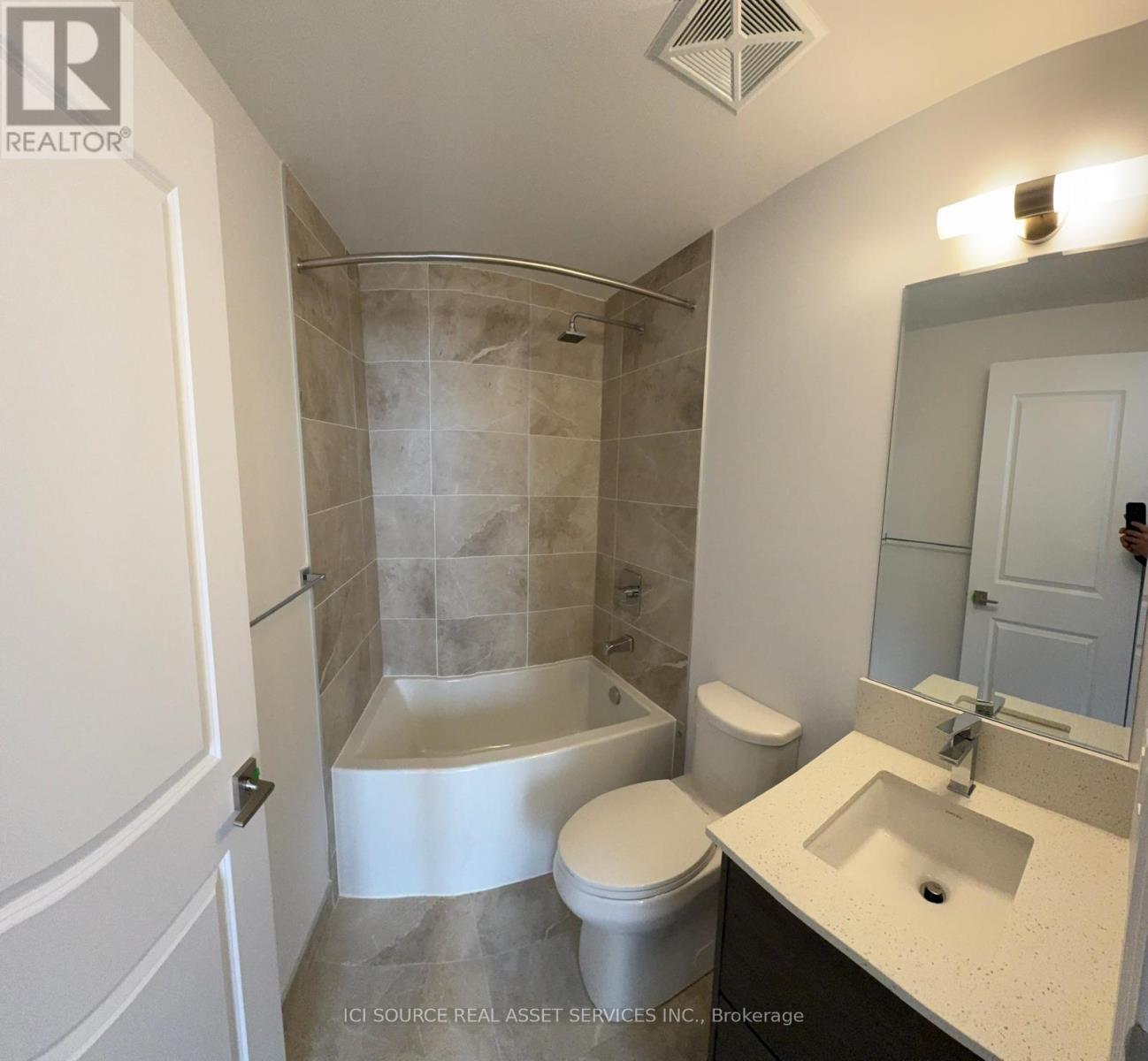 30 Elm Drive West — photo 22