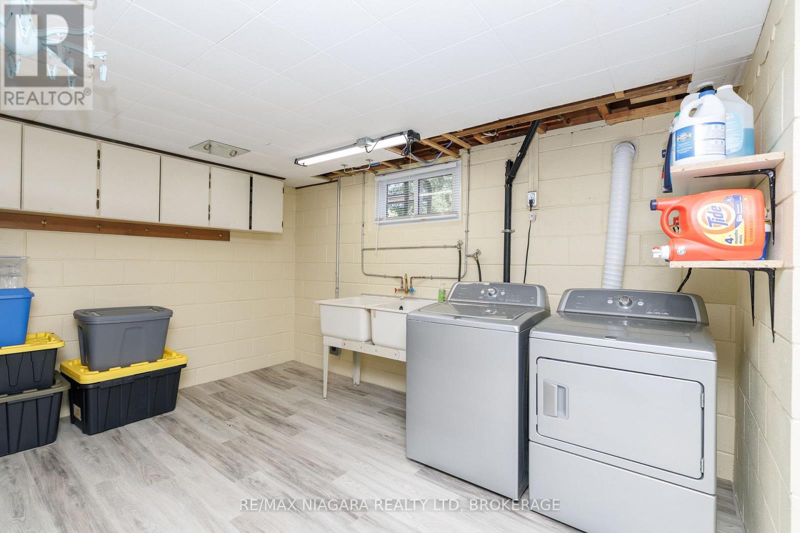 6329 Goodsir Crescent — photo 36