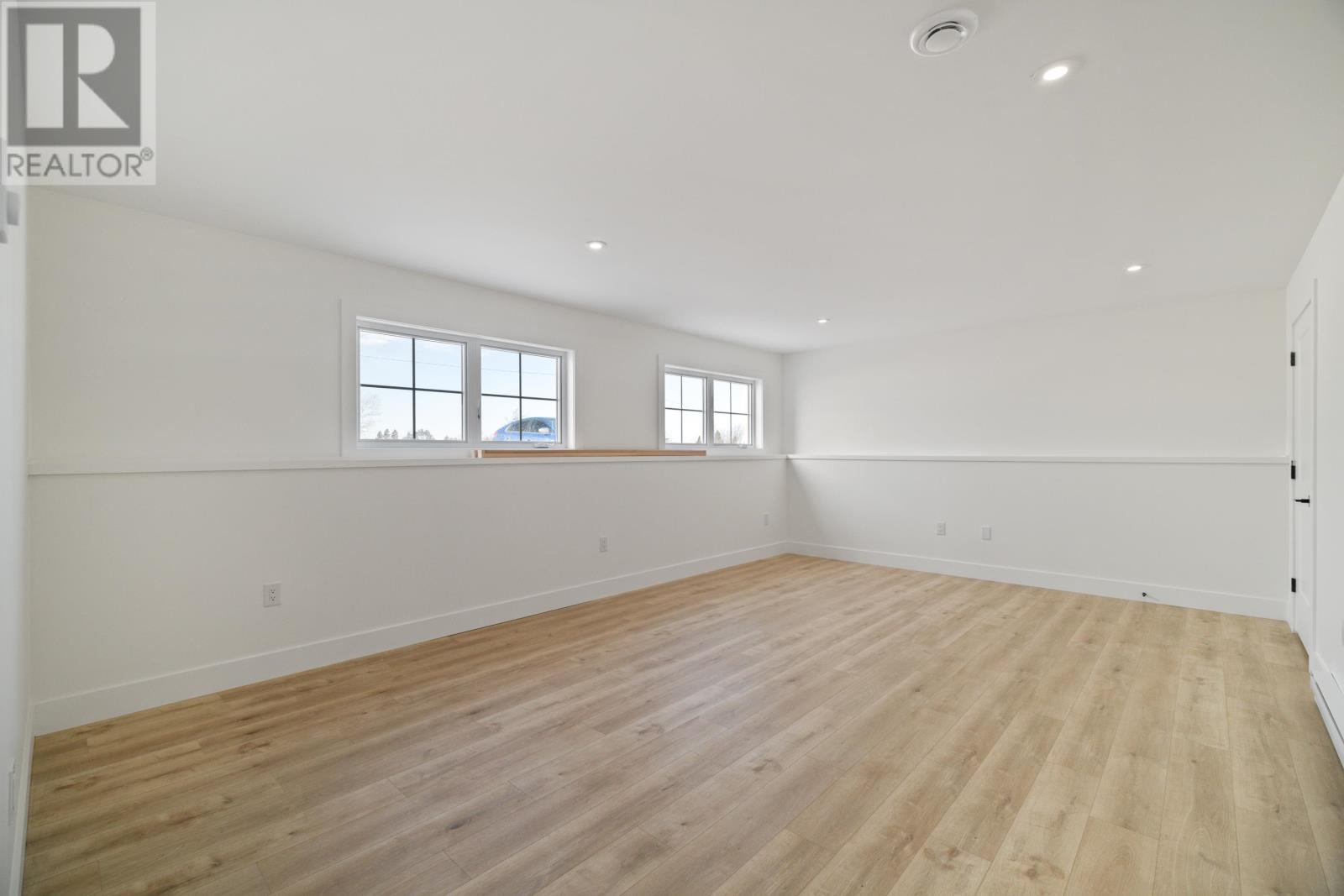 24-8 Donagh Road - 24