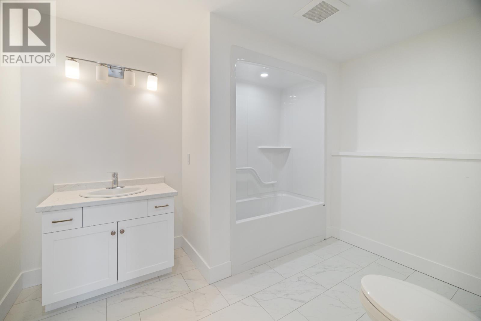 24-8 Donagh Road - 32
