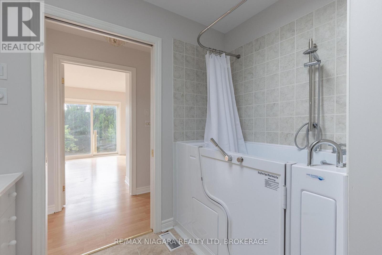 6474 Taylor Street — photo 13