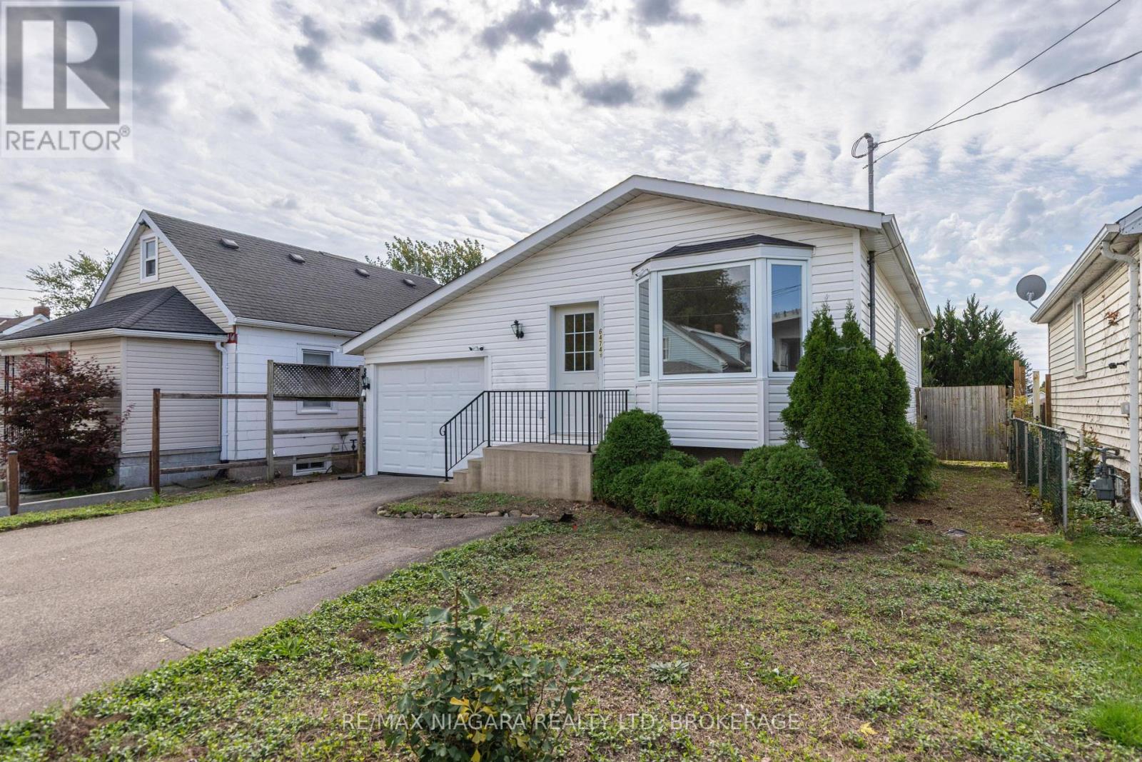 6474 TAYLOR STREET - 24