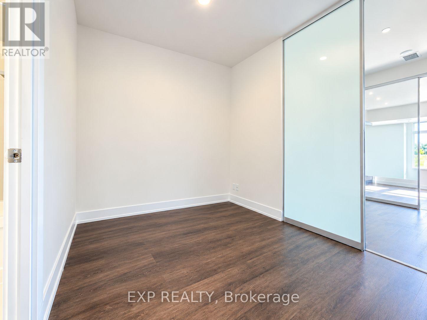315- 111 St Clair Avenue West, Toronto, ON photo 16