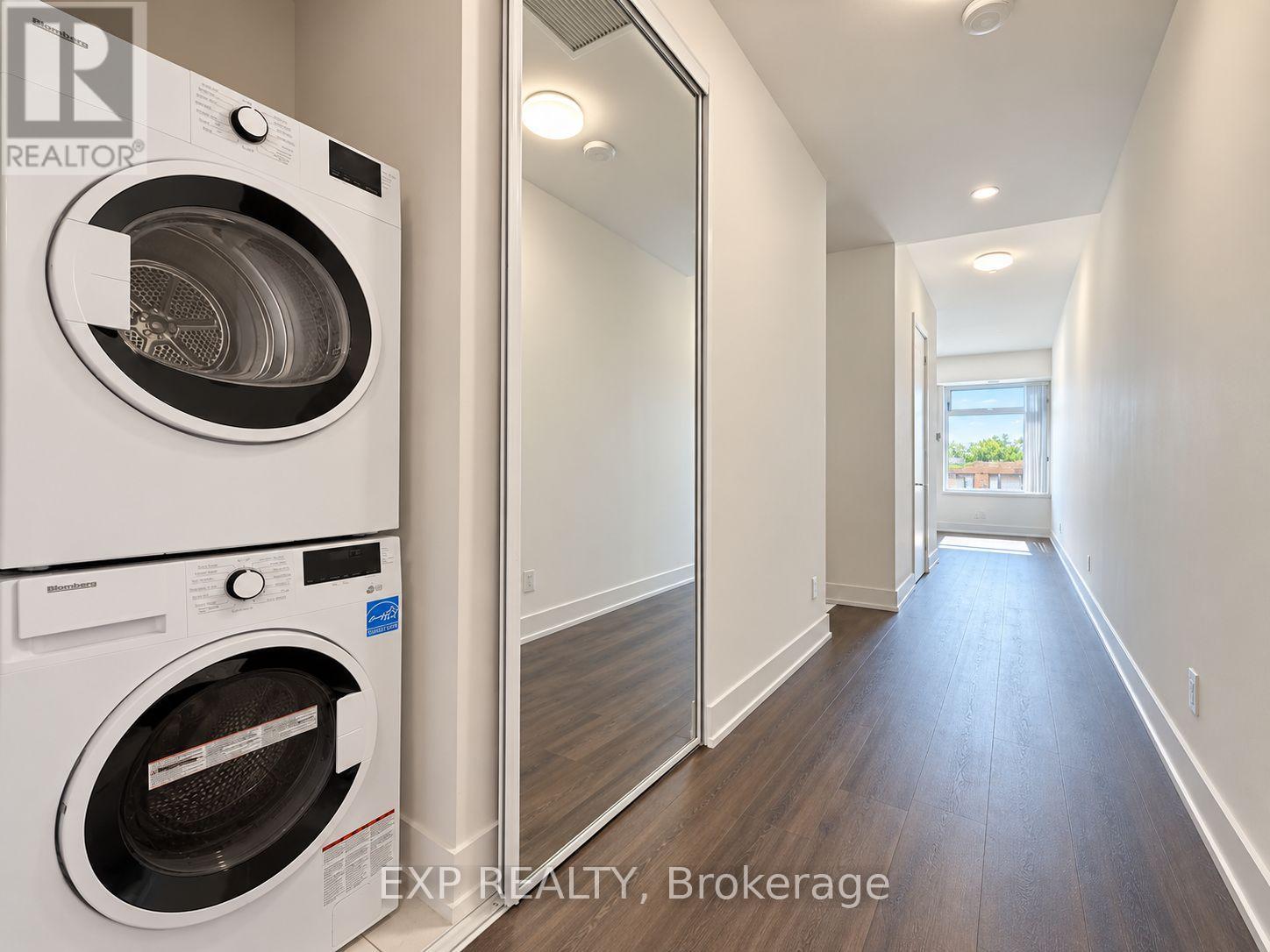 315- 111 St Clair Avenue West, Toronto, ON photo 18